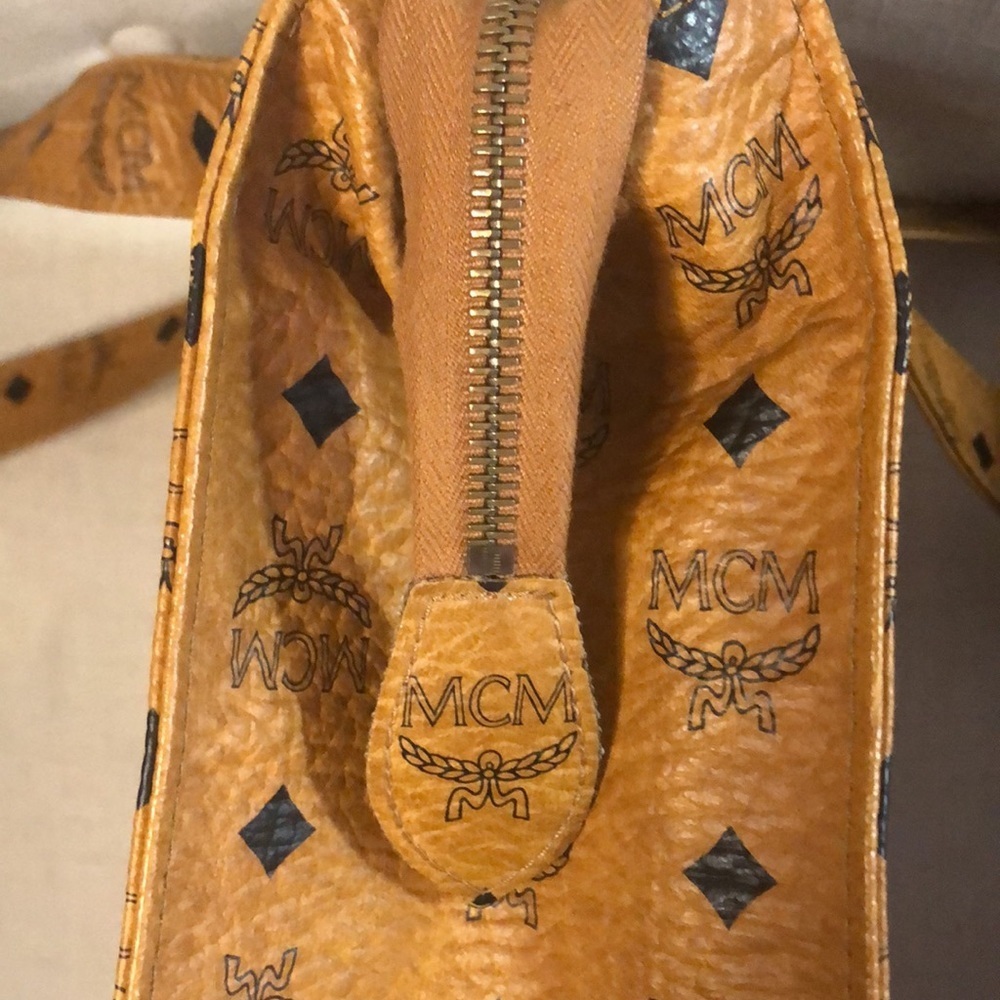 MCM - Large Classic Shopper Tote in Visetos Monogram Coated Canvas - Cognac EUC - Picture 10 of 13